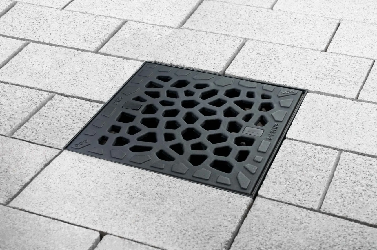 GRILLE DESIGN VORONOÏ FONTE POUR CANIVEAU EUROPOINT2