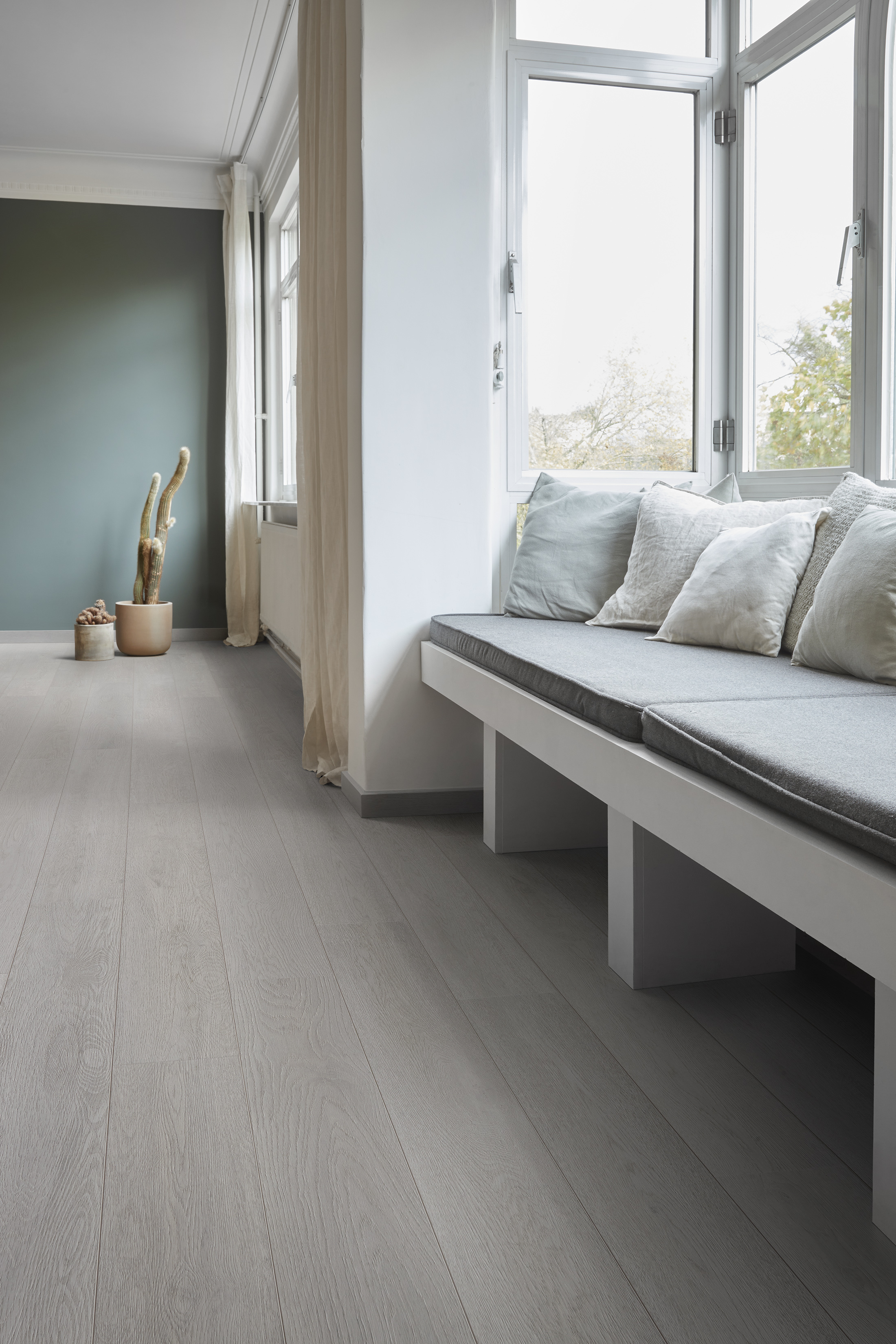 IRIS (50 LVRE 2995)_NATURALS