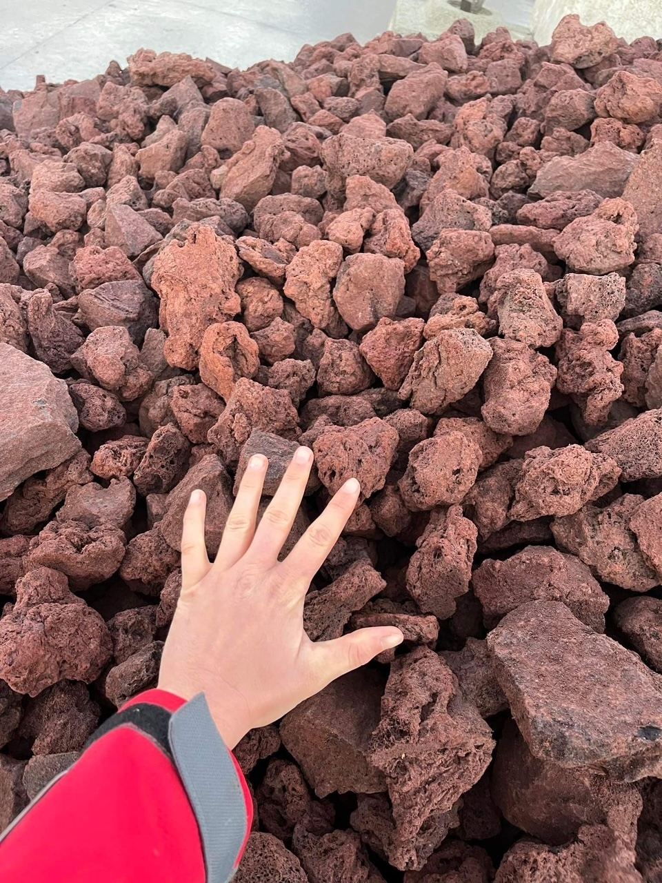 LAVE POUZZOLANE ROUGE 50-80MM