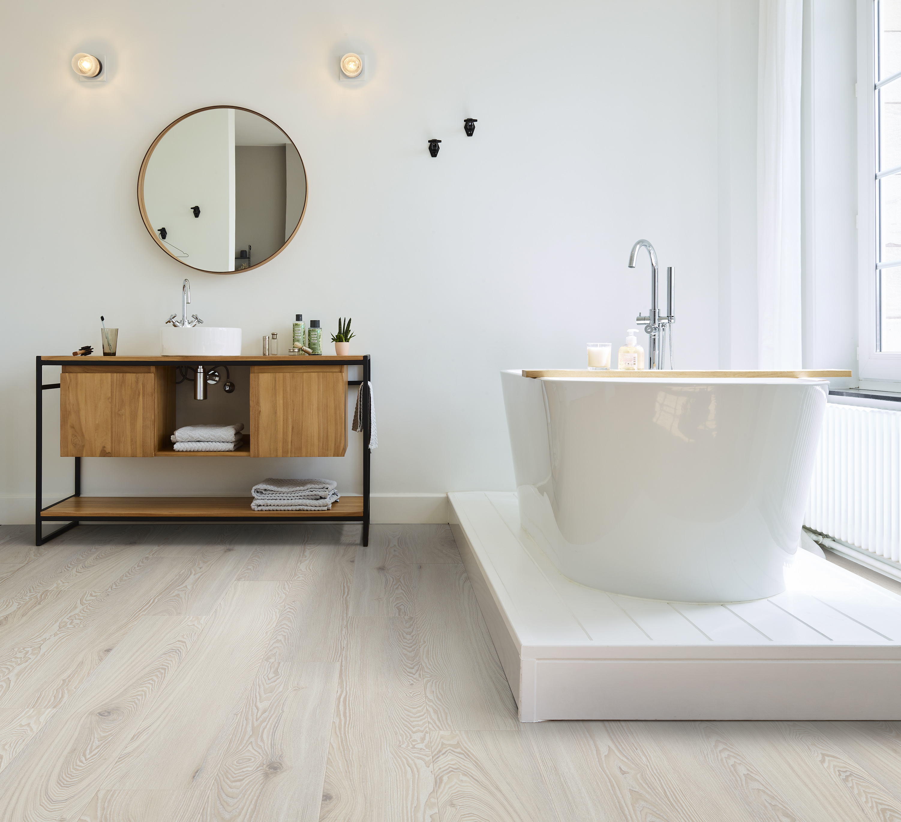 MINNESOTA ASH 03 (50-LVPE-2103)_THEESSENTIALS