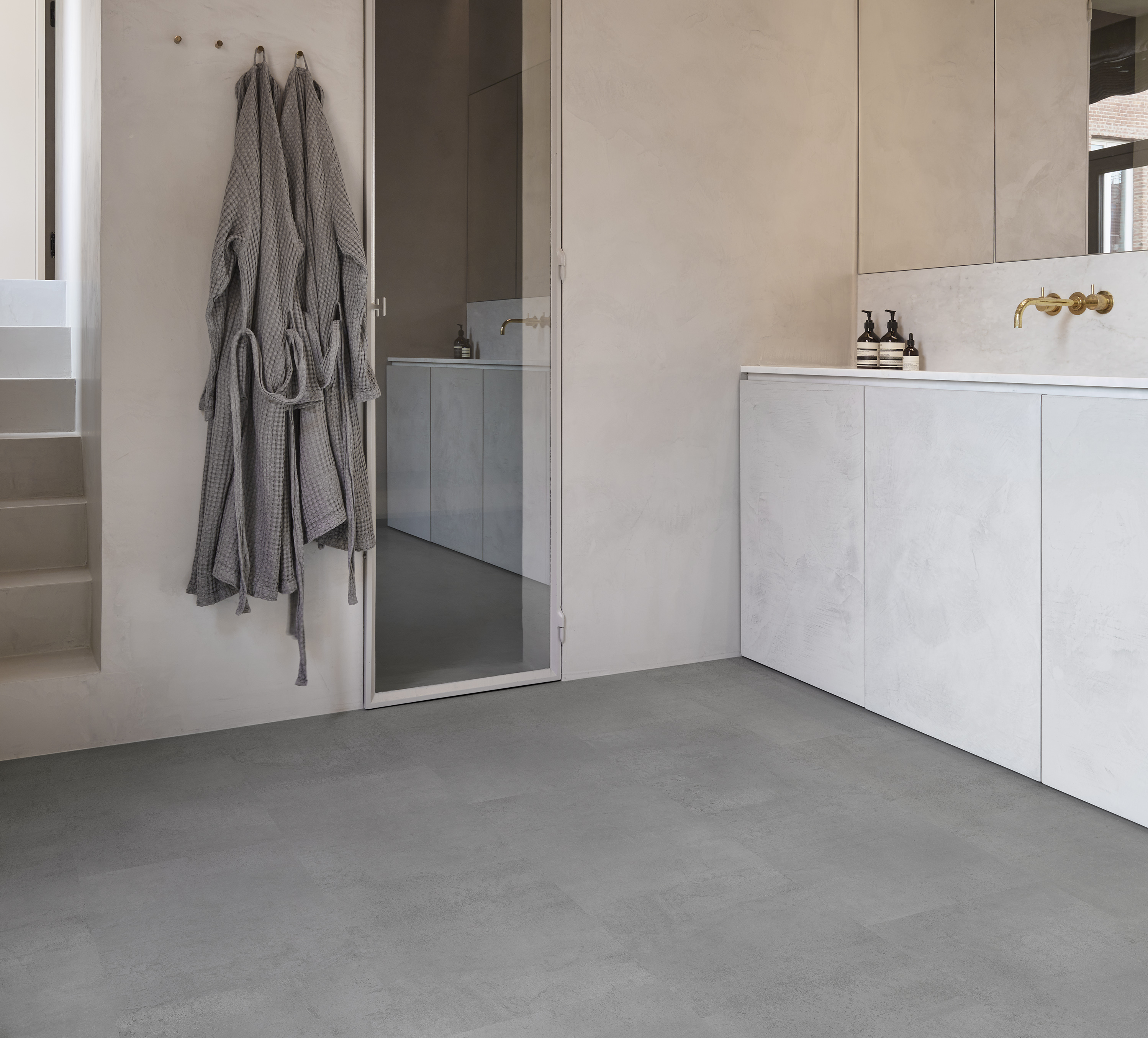 POLISHED CONCRETE 95 (50-LVT-1695)_THEESSENTIALS